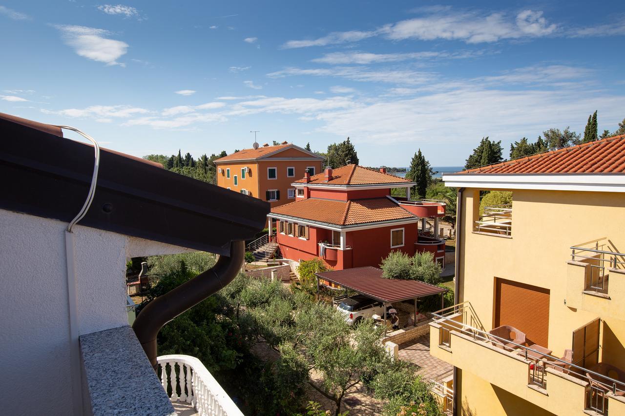 Apartments Michelle Umago Exterior foto